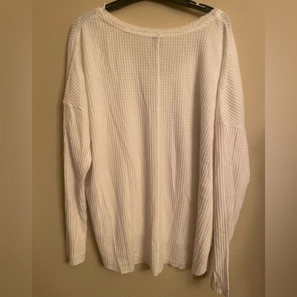 Wild fable thermal hi low tee XL - Picture 3 of 5